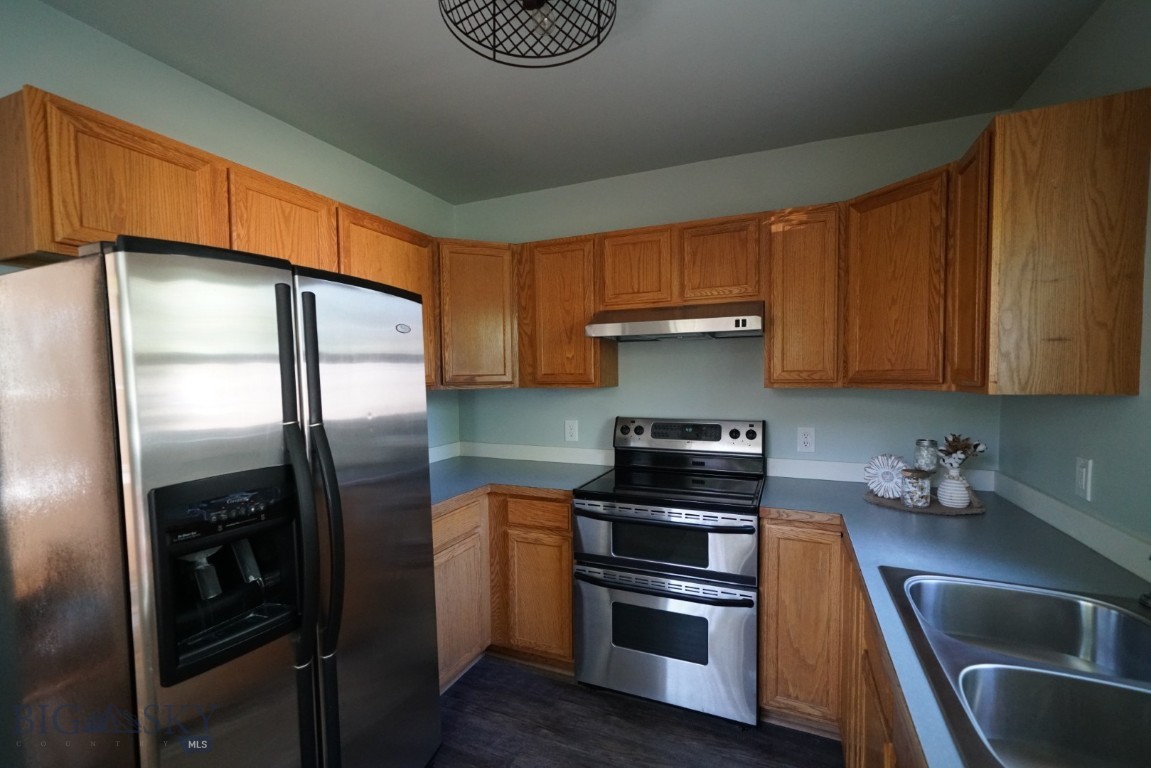 608 S 10th Property Photo 8