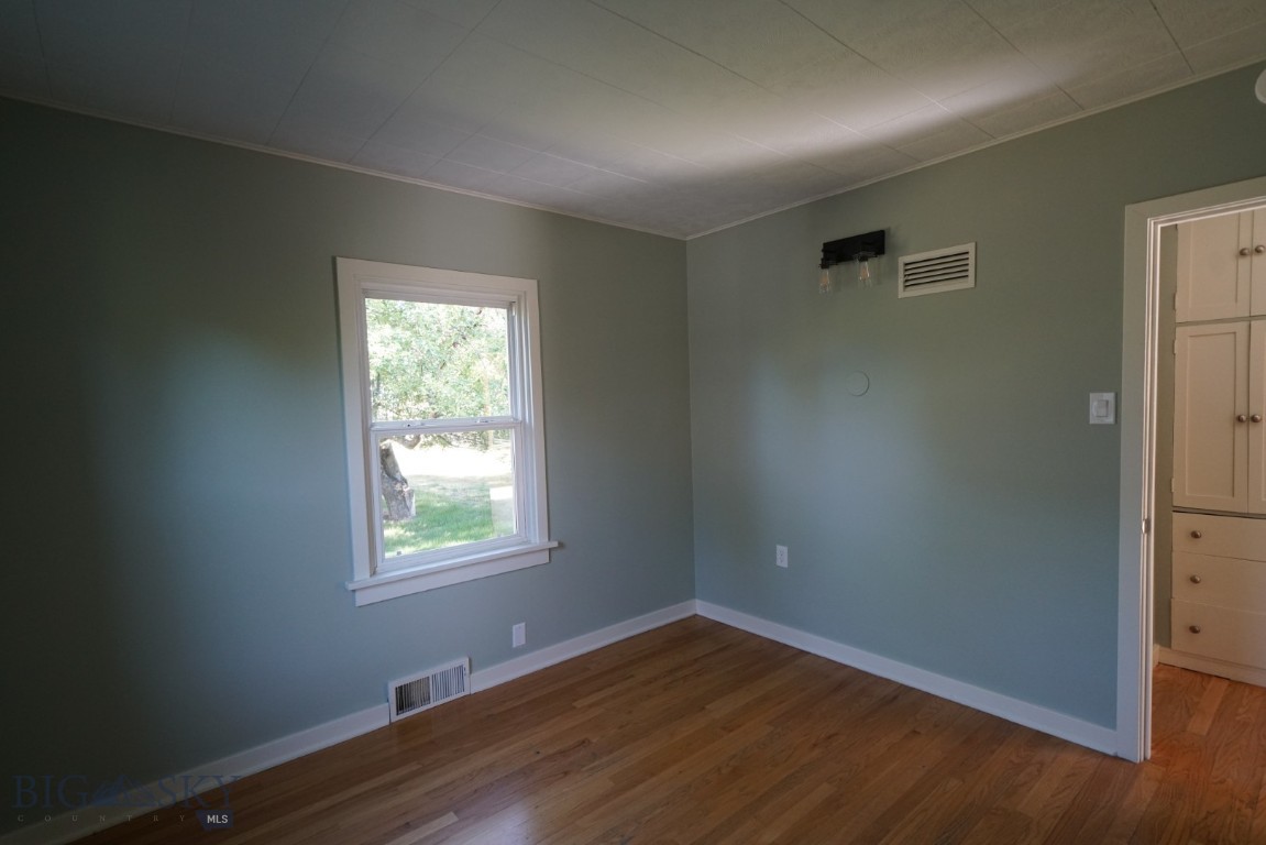 608 S 10th Property Photo 15