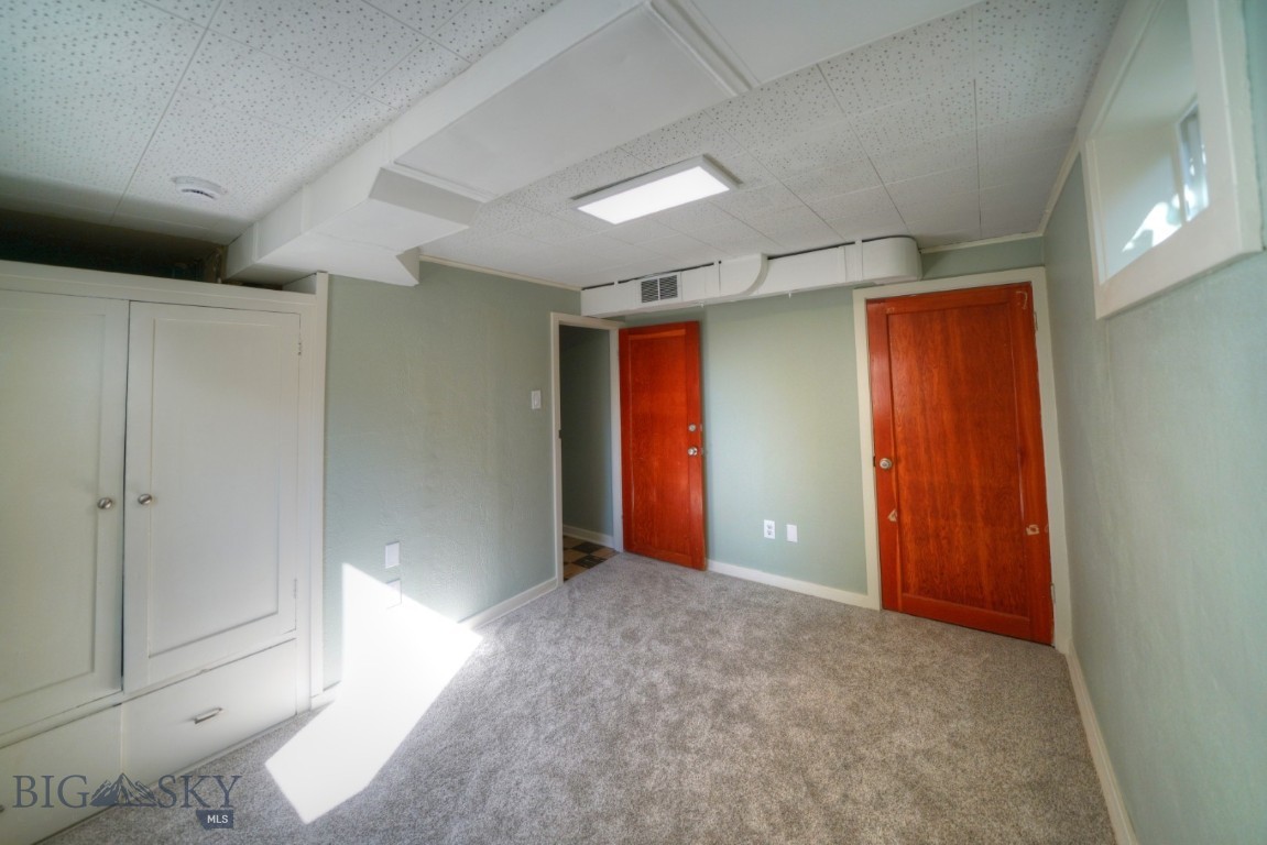608 S 10th Property Photo 22