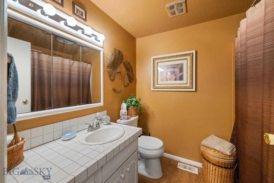 922 E Morse Street Property Photo 17