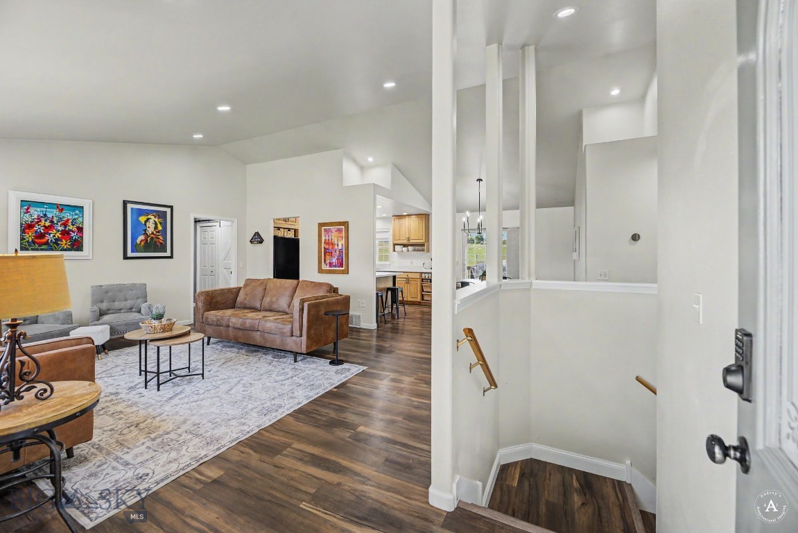 414843 Property Photo 6