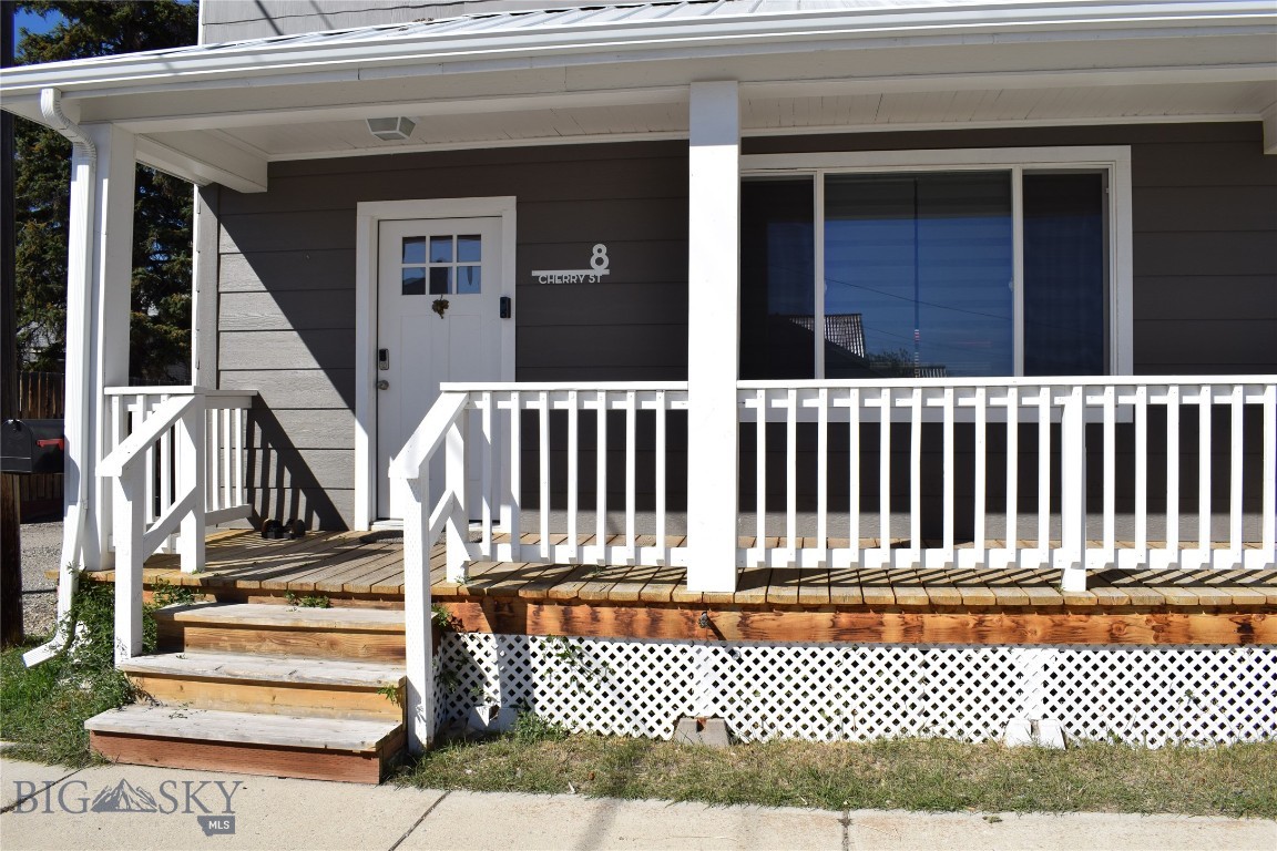 8 Cherry Street Property Photo 2