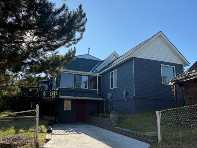 1611 6th Property Photo 2