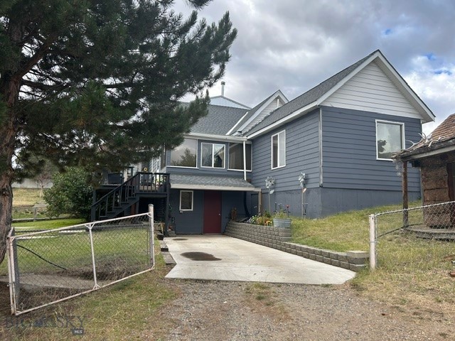 1611 6th Property Photo 3