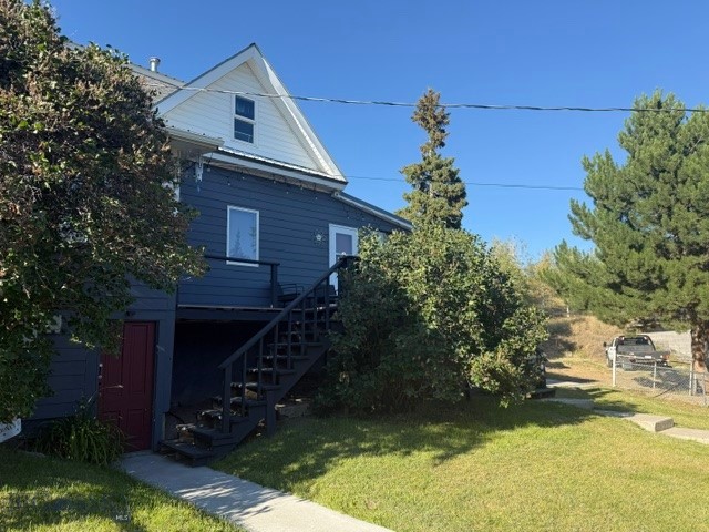 1611 6th Property Photo 3