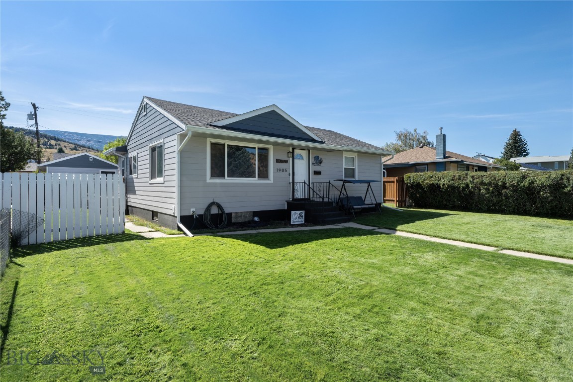 1905 W Park Avenue Property Photo 1
