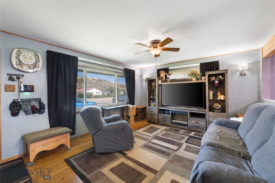 1905 W Park Avenue Property Photo 6