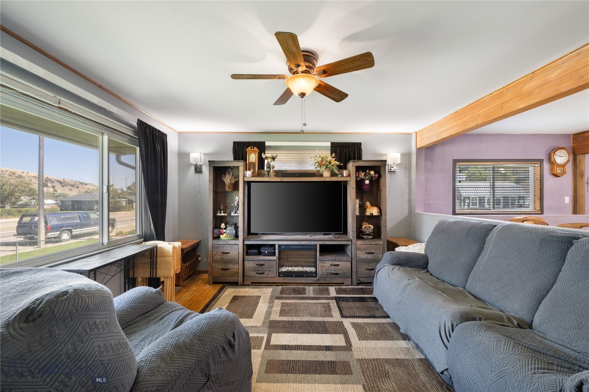 1905 W Park Avenue Property Photo 7