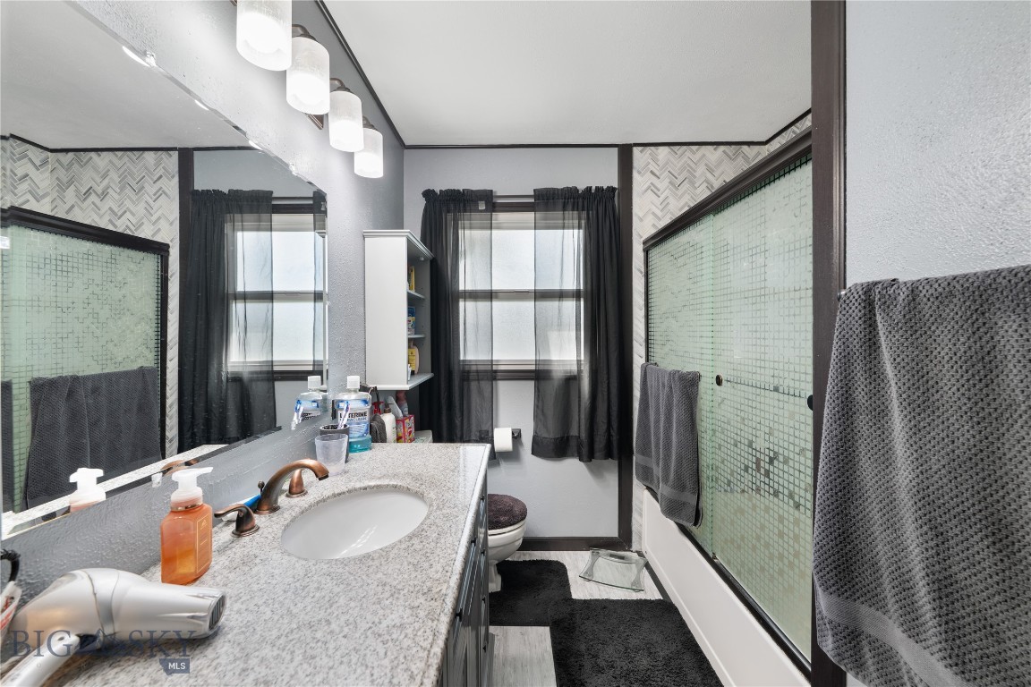 1905 W Park Avenue Property Photo 18