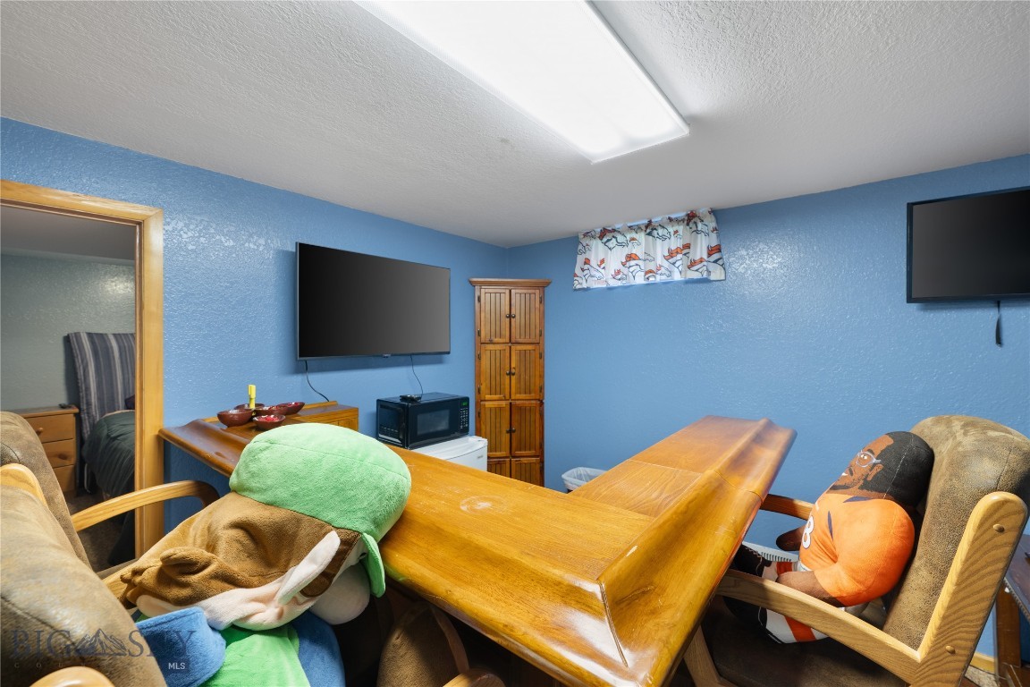 1905 W Park Avenue Property Photo 27