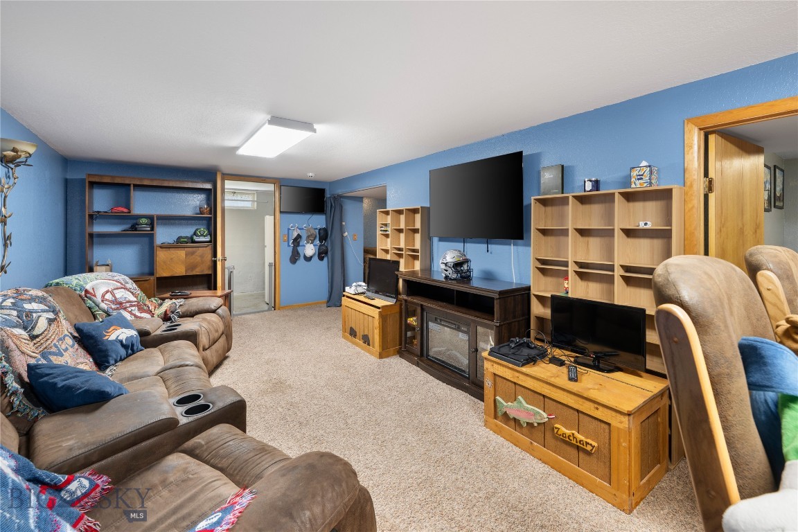 1905 W Park Avenue Property Photo 28