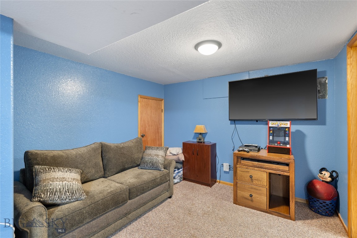 1905 W Park Avenue Property Photo 32