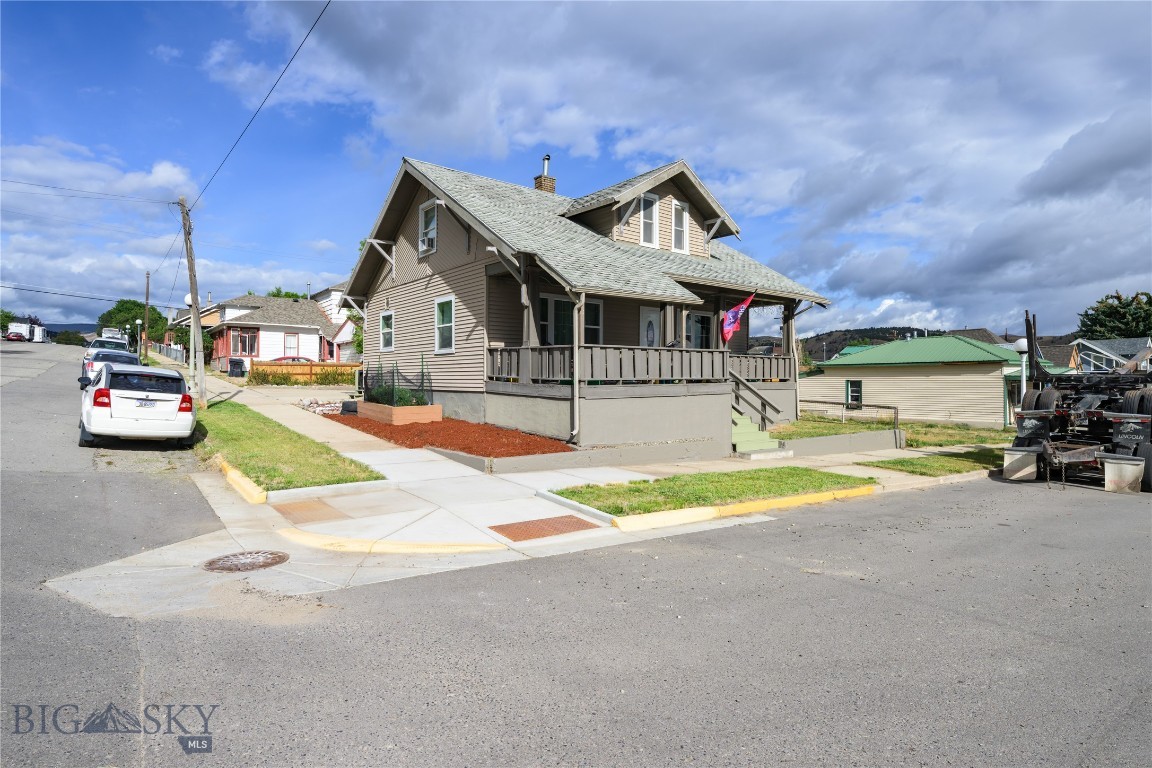 620 Ash Street Property Photo 1
