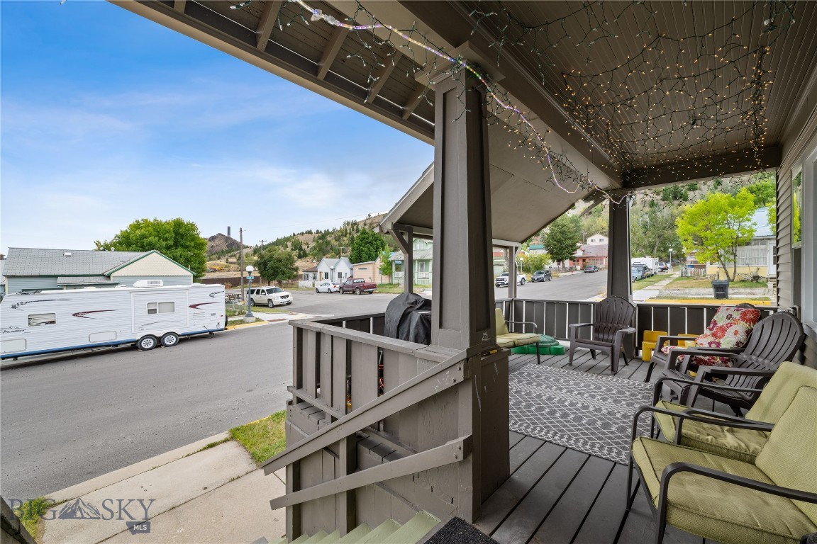 620 Ash Street Property Photo 5