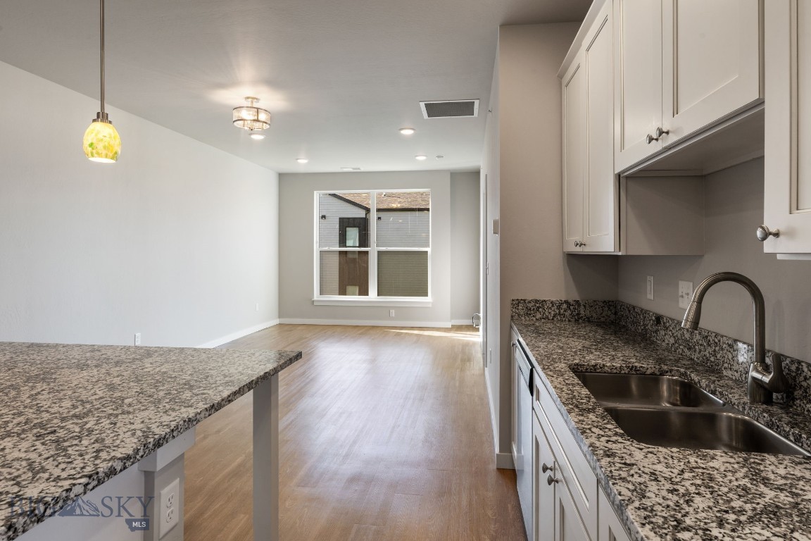 2720 Sartain 304b Property Photo 12