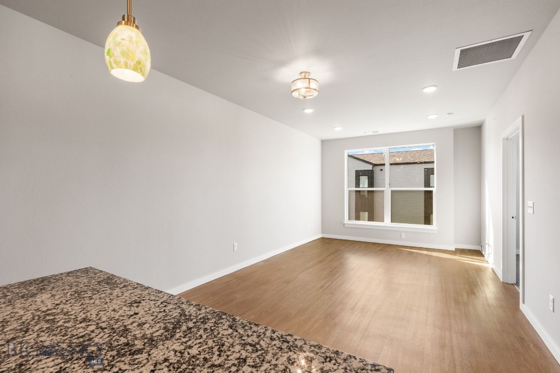 2720 Sartain 304b Property Photo 15