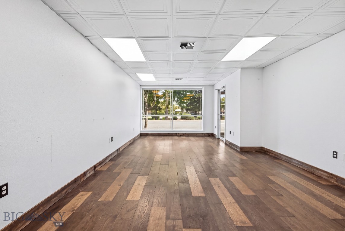 120 W Main Property Photo 4