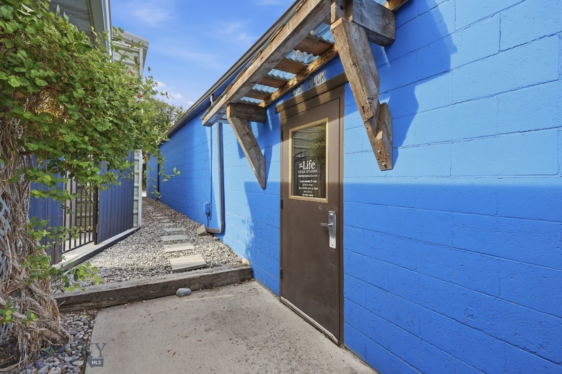 120 W Main Property Photo 33