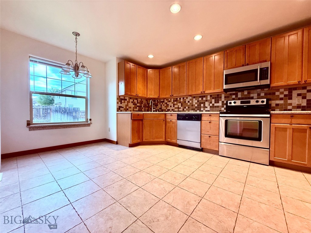 4662 Glenwood Drive Property Photo 5