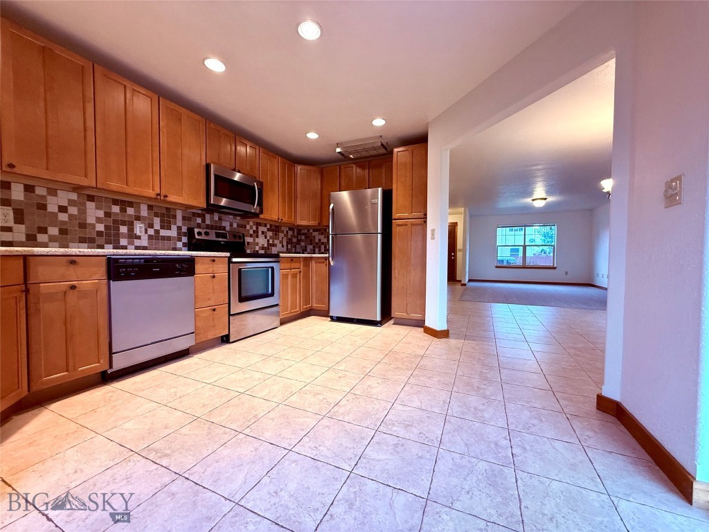 4662 Glenwood Drive Property Photo 6
