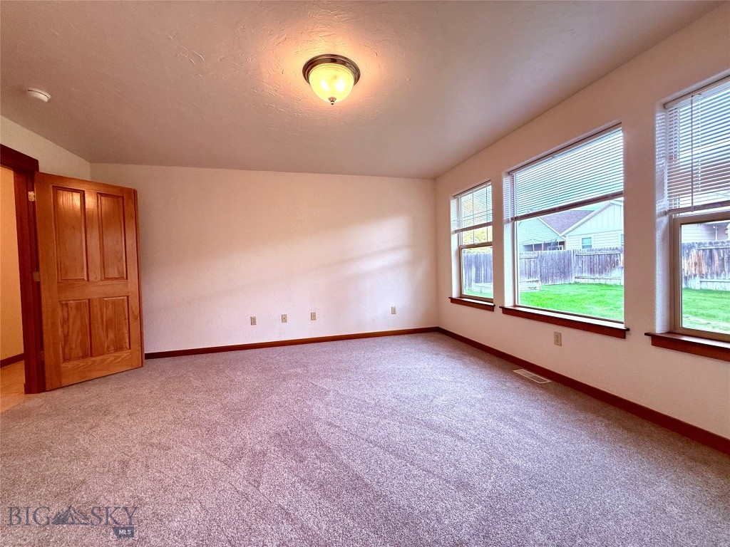 4662 Glenwood Drive Property Photo 7
