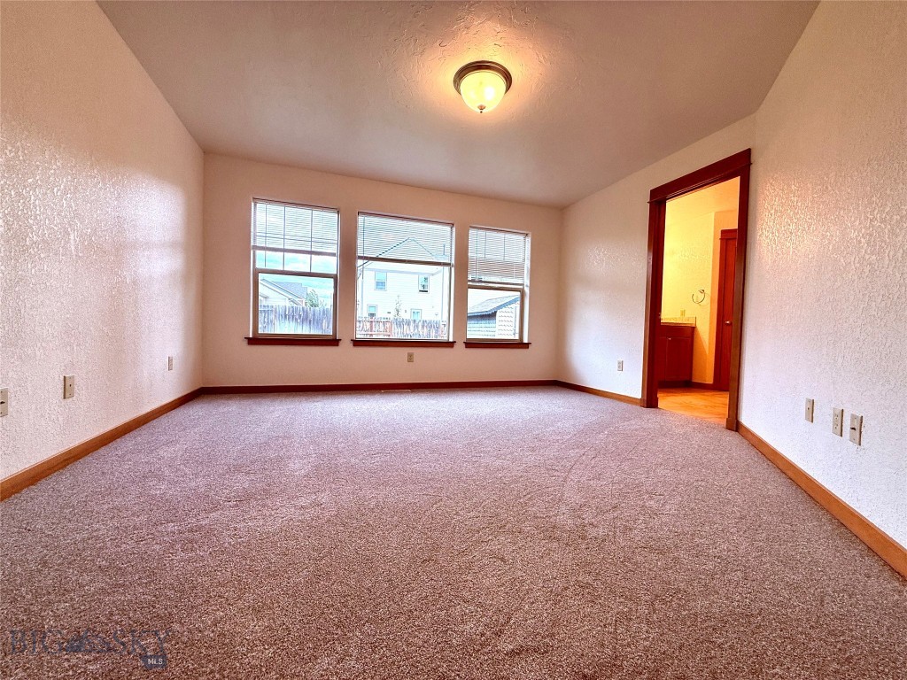 4662 Glenwood Drive Property Photo 8