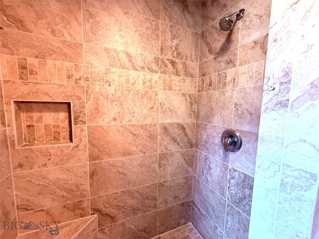 4662 Glenwood Drive Property Photo 11
