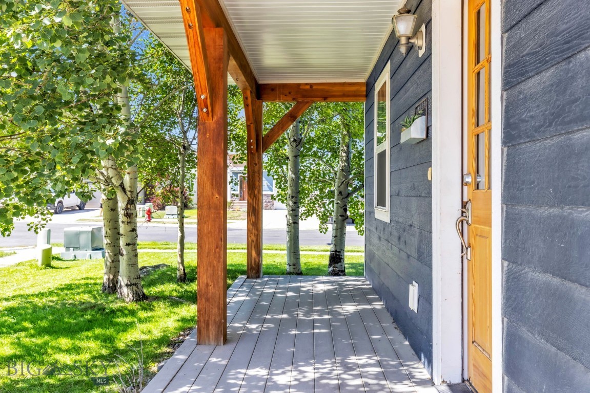 2789 Hedgerow Court Property Photo 4