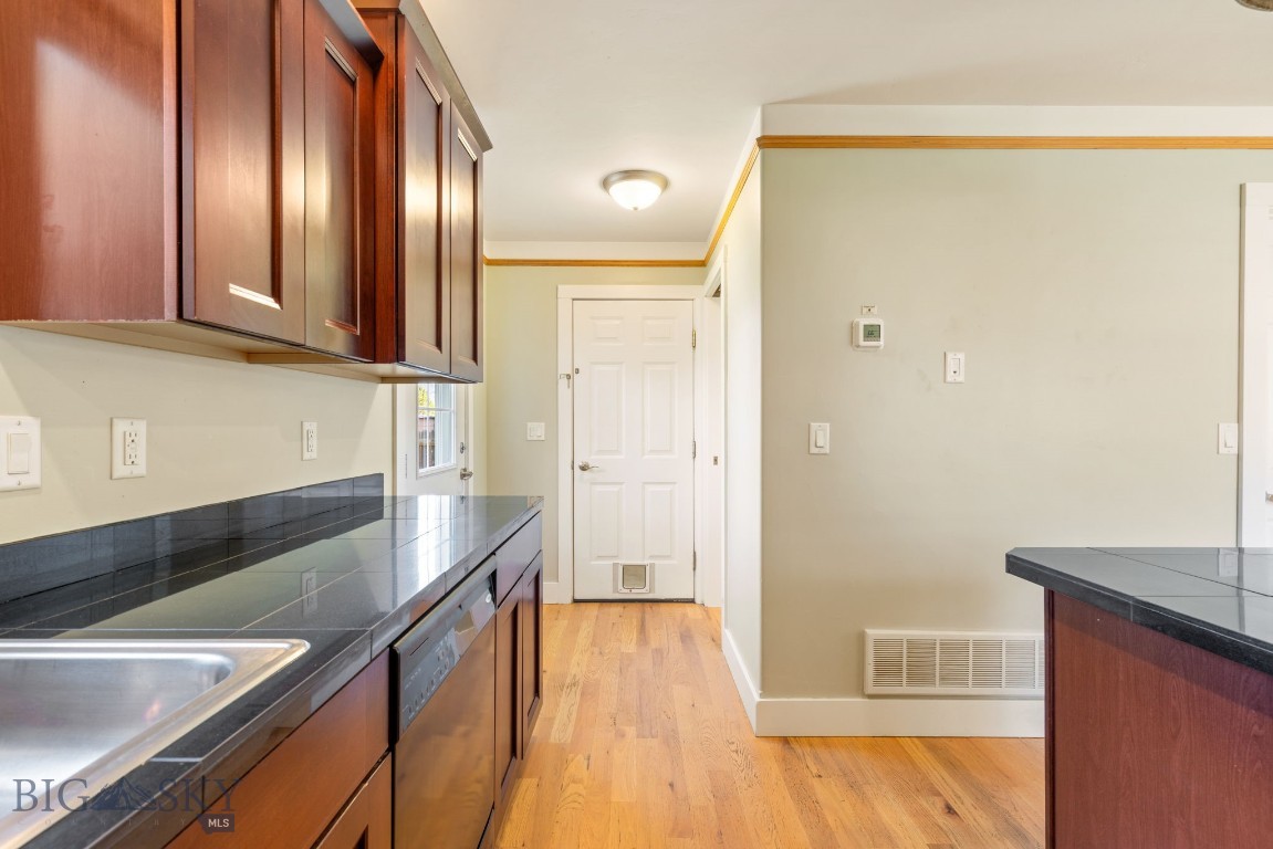 2789 Hedgerow Court Property Photo 12