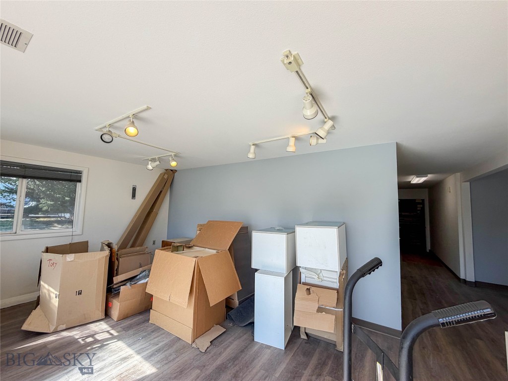 2134 Industrial Drive Property Photo 14