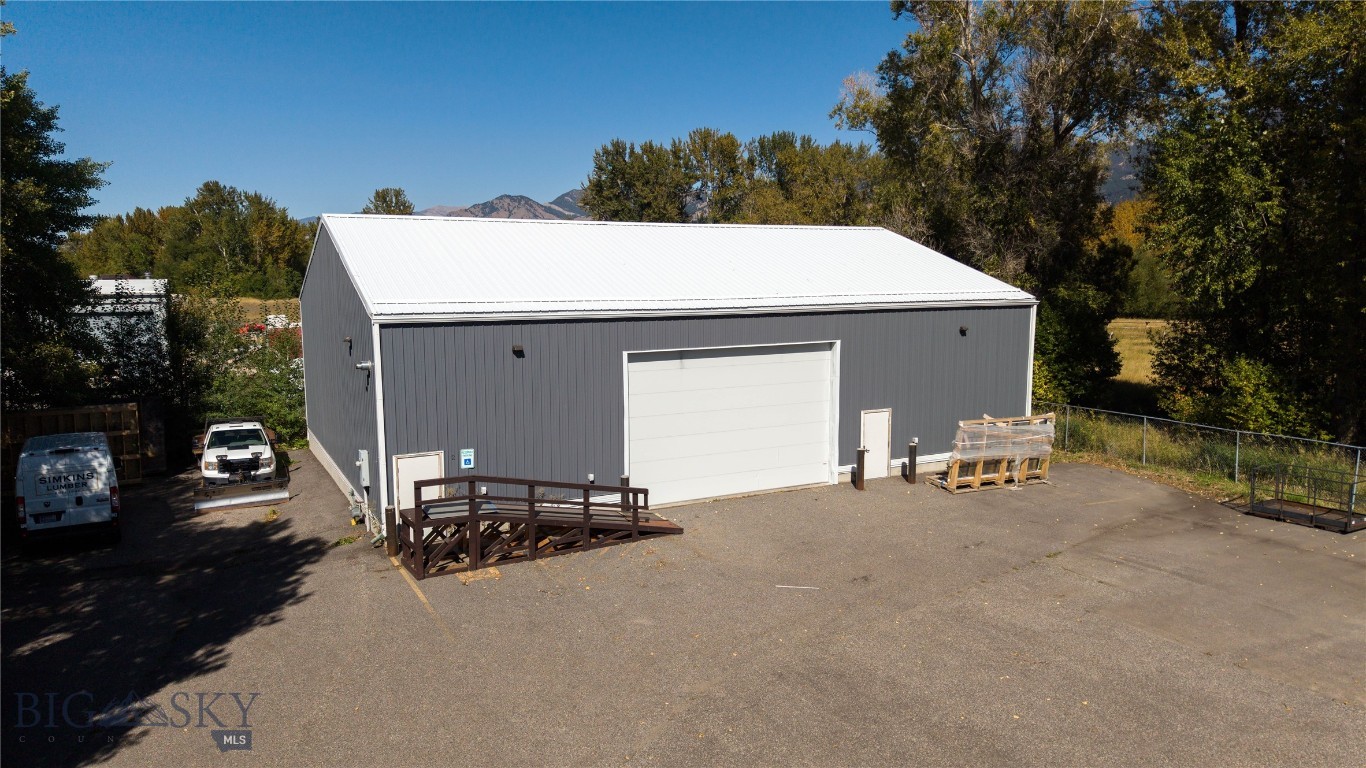 2150 Industrial Drive Property Photo 2
