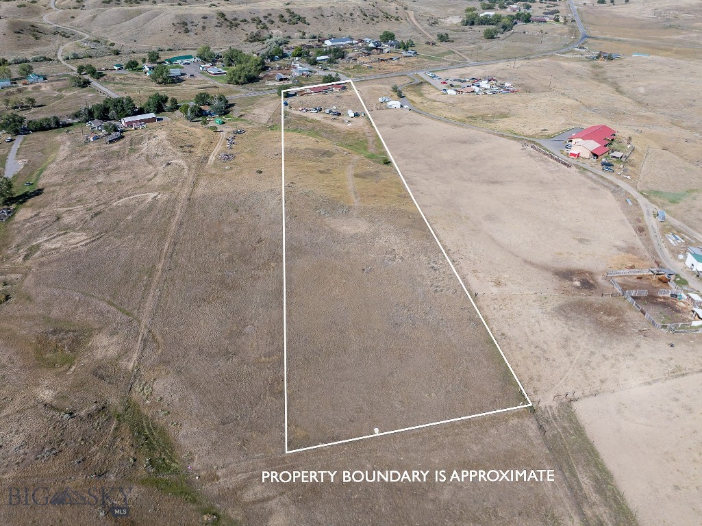 2821 Us Highway 87 E Property Photo 2