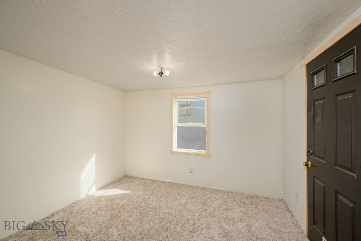 2821 Us Highway 87 E Property Photo 9