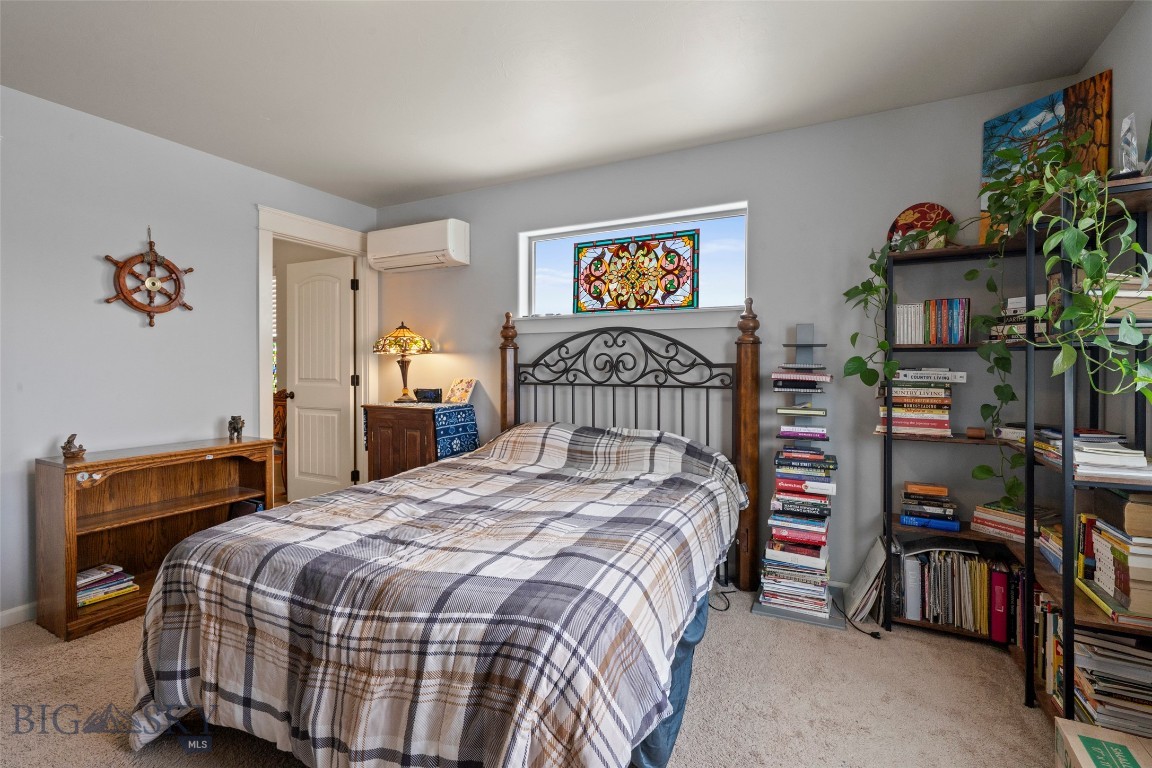 1524 Powers Boulevard Property Photo 5