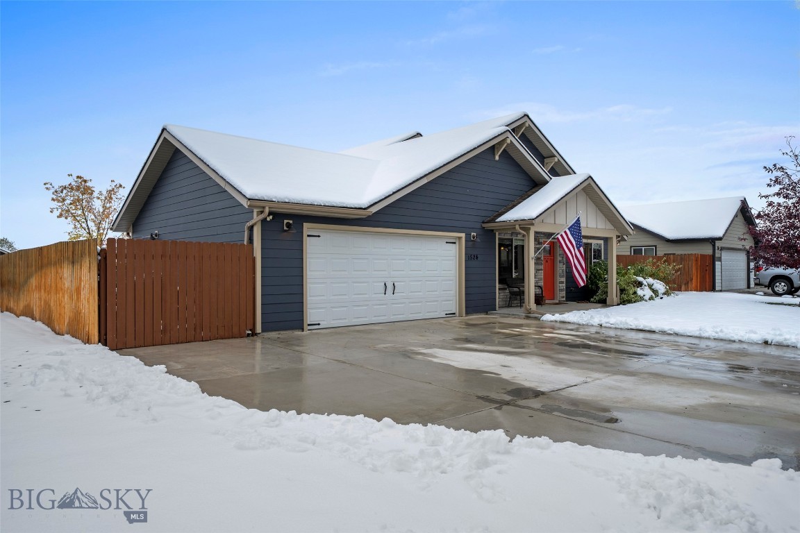1524 Powers Boulevard Property Photo 6
