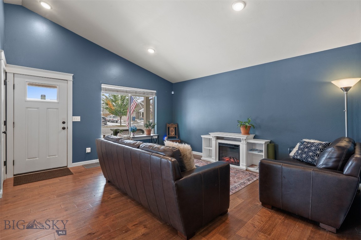 1524 Powers Boulevard Property Photo 9