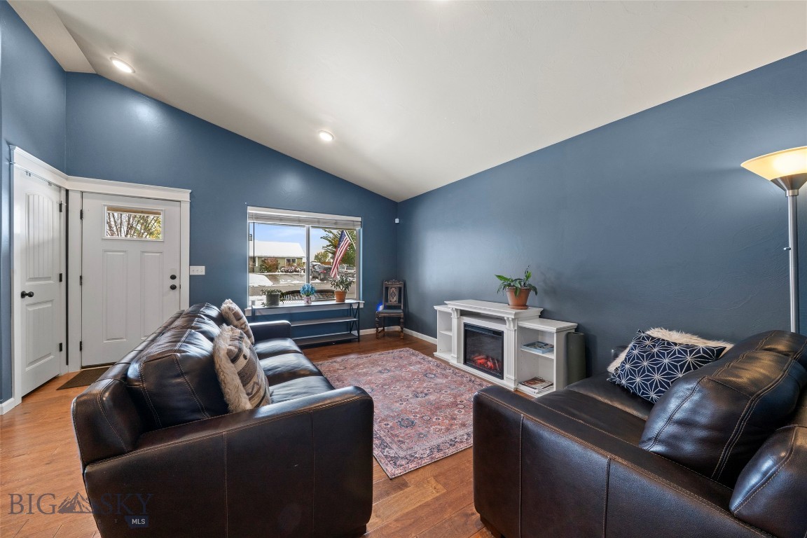 1524 Powers Boulevard Property Photo 11