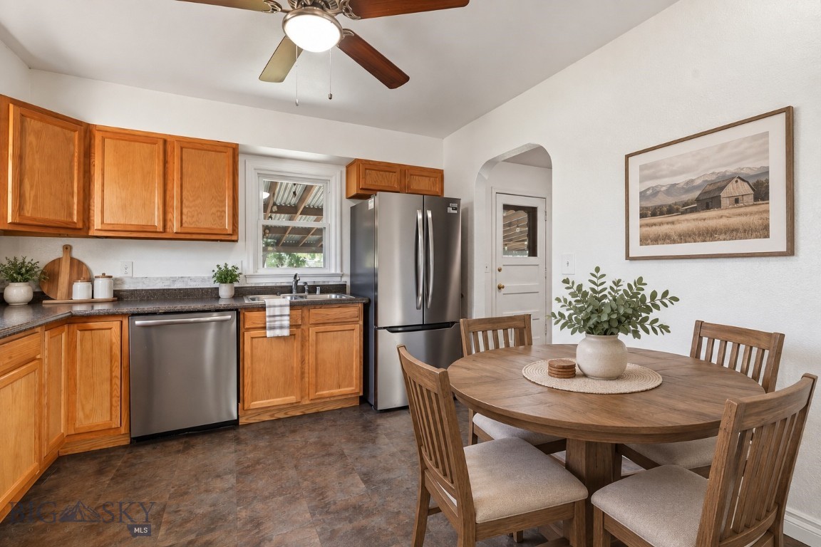 446 Sioux Property Photo 13