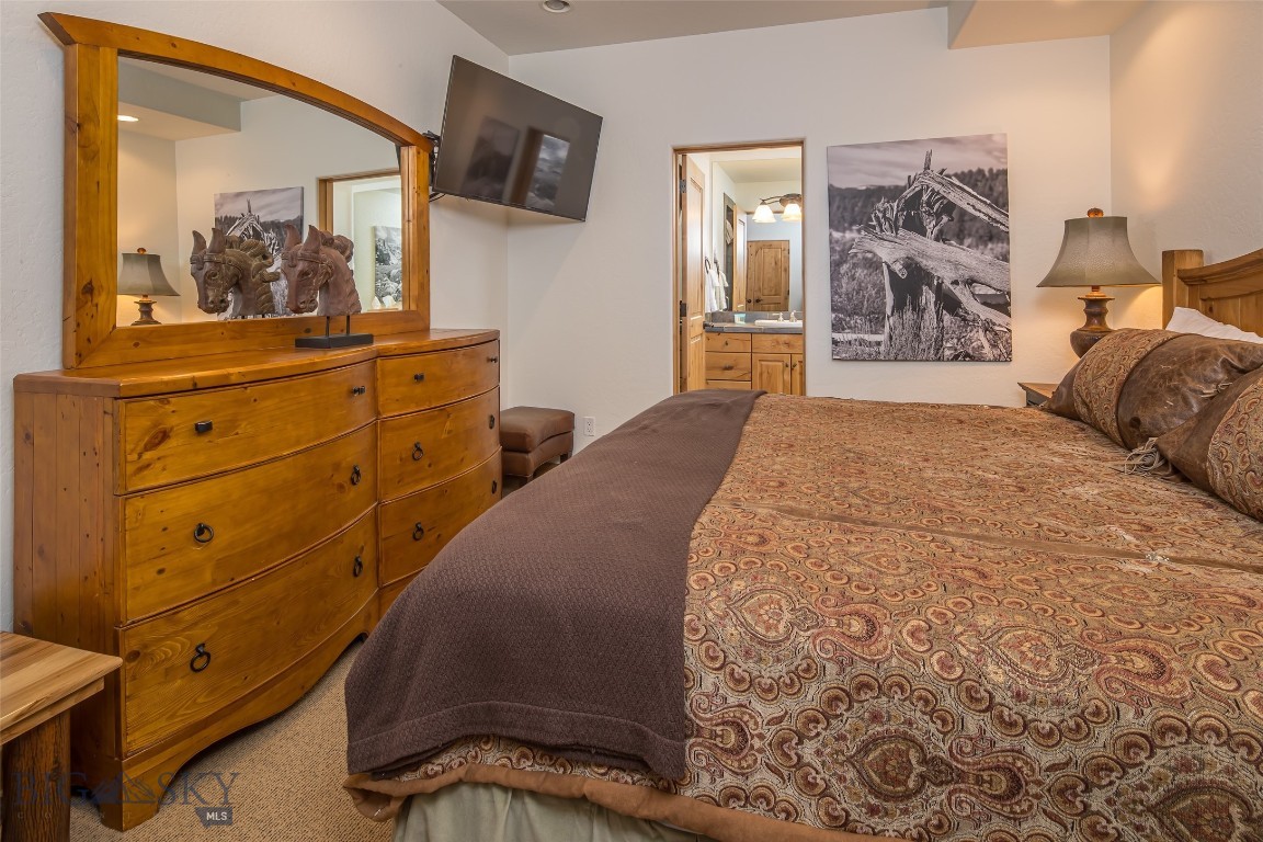 12 Indian Summer Road Property Photo 16