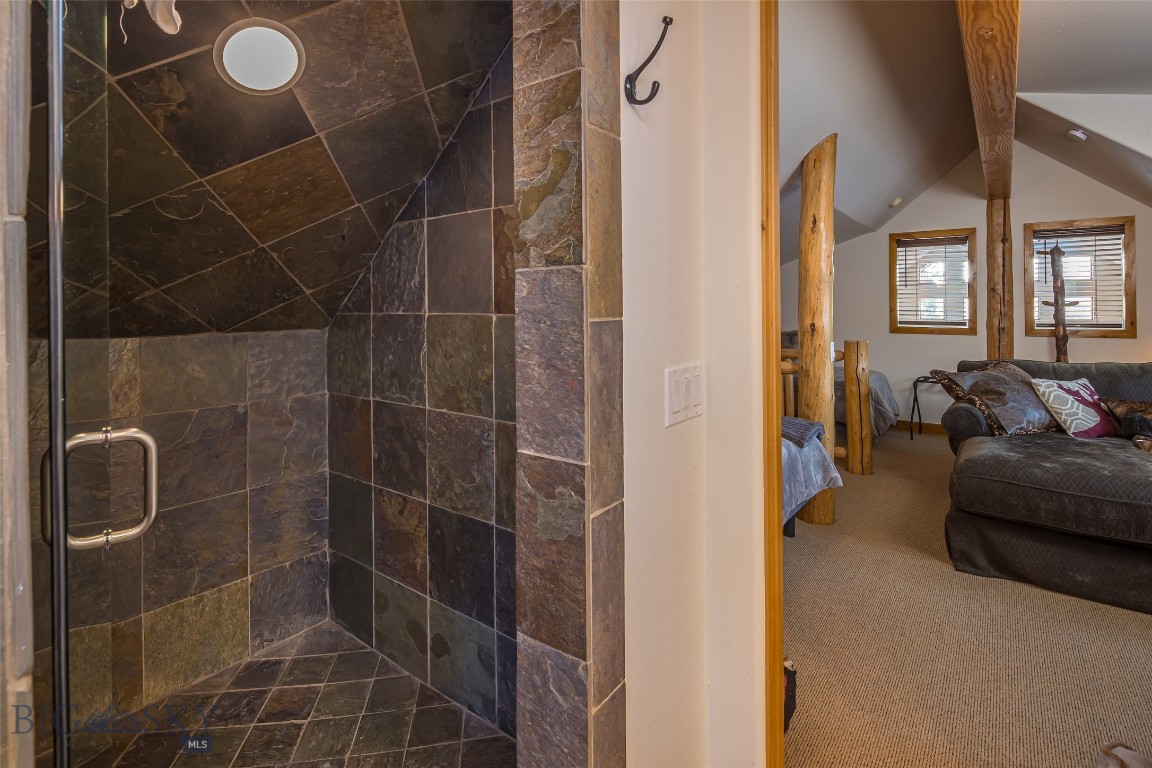 12 Indian Summer Road Property Photo 56
