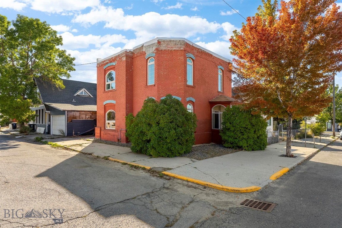 900 S Main Property Photo 2