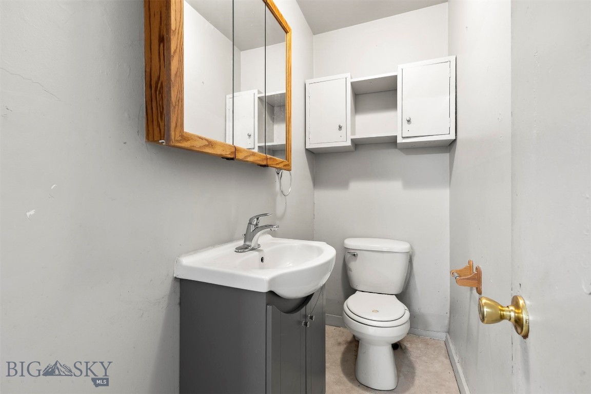 900 S Main Property Photo 16
