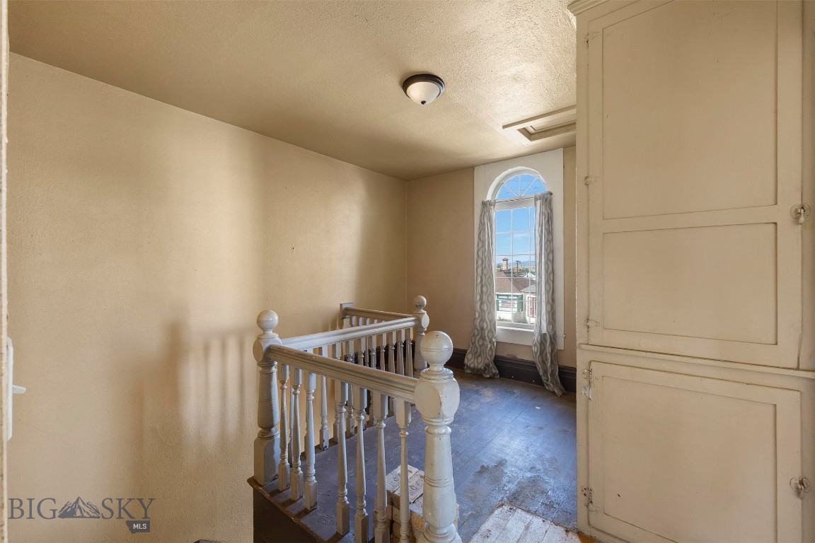 900 S Main Property Photo 18