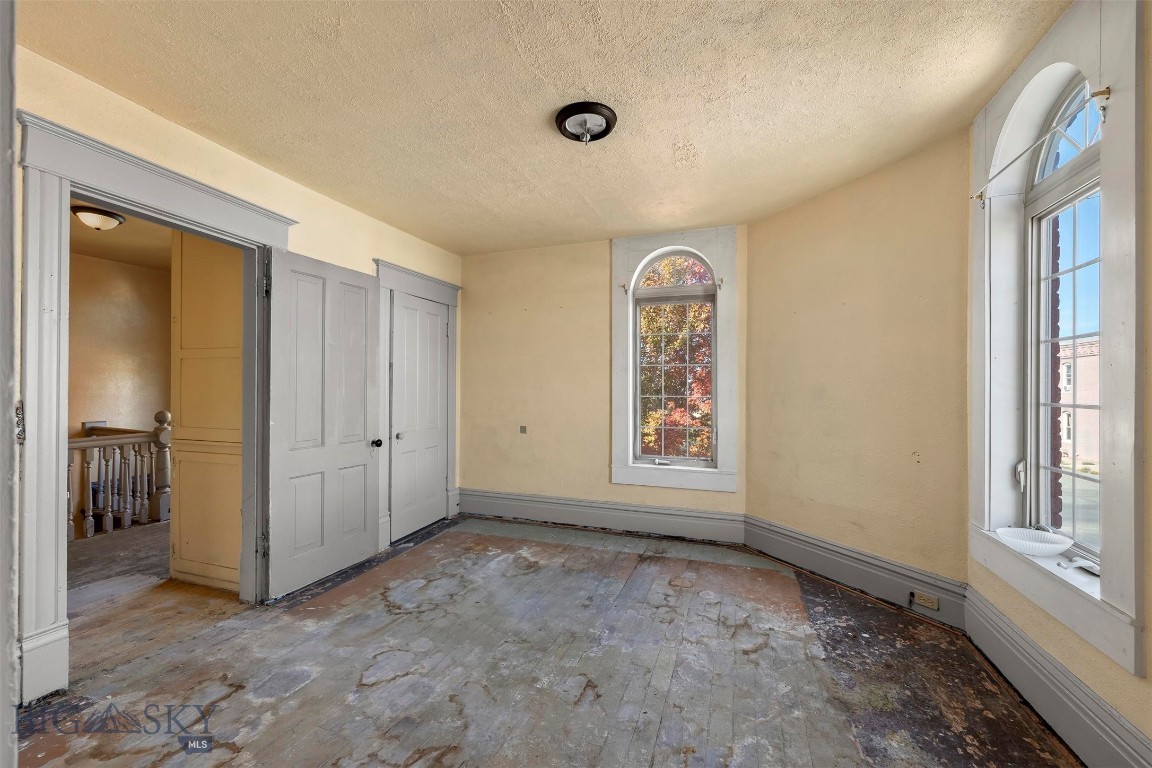 900 S Main Property Photo 19
