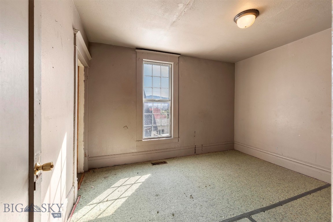 900 S Main Property Photo 21