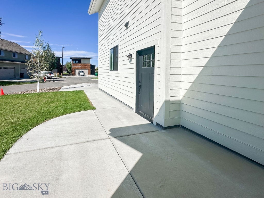 1033 N 14th Property Photo 65