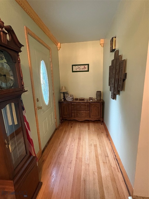 206 2nd E Property Photo 3