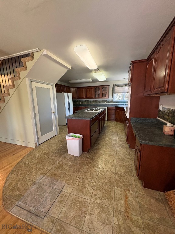 206 2nd E Property Photo 6