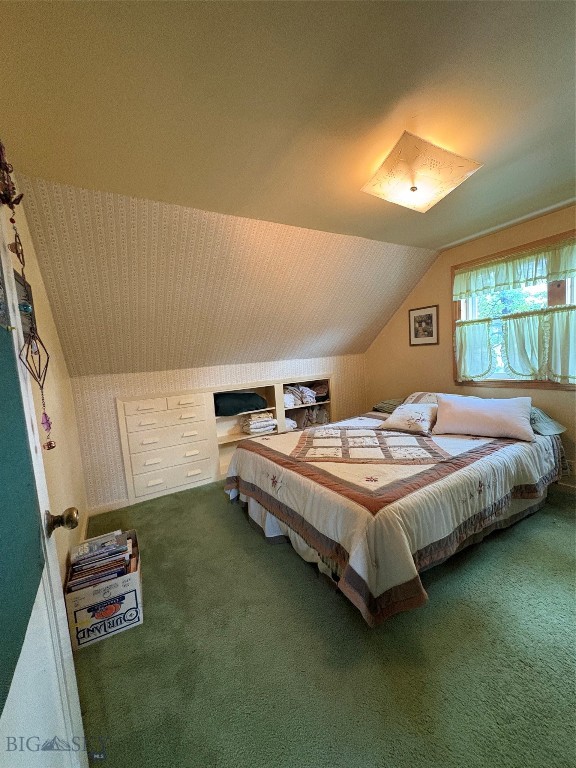 206 2nd E Property Photo 12