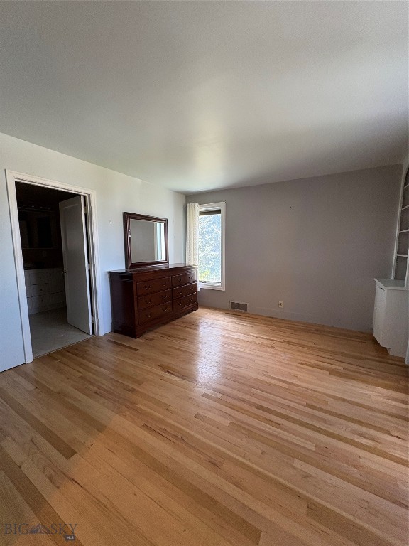 206 2nd E Property Photo 12